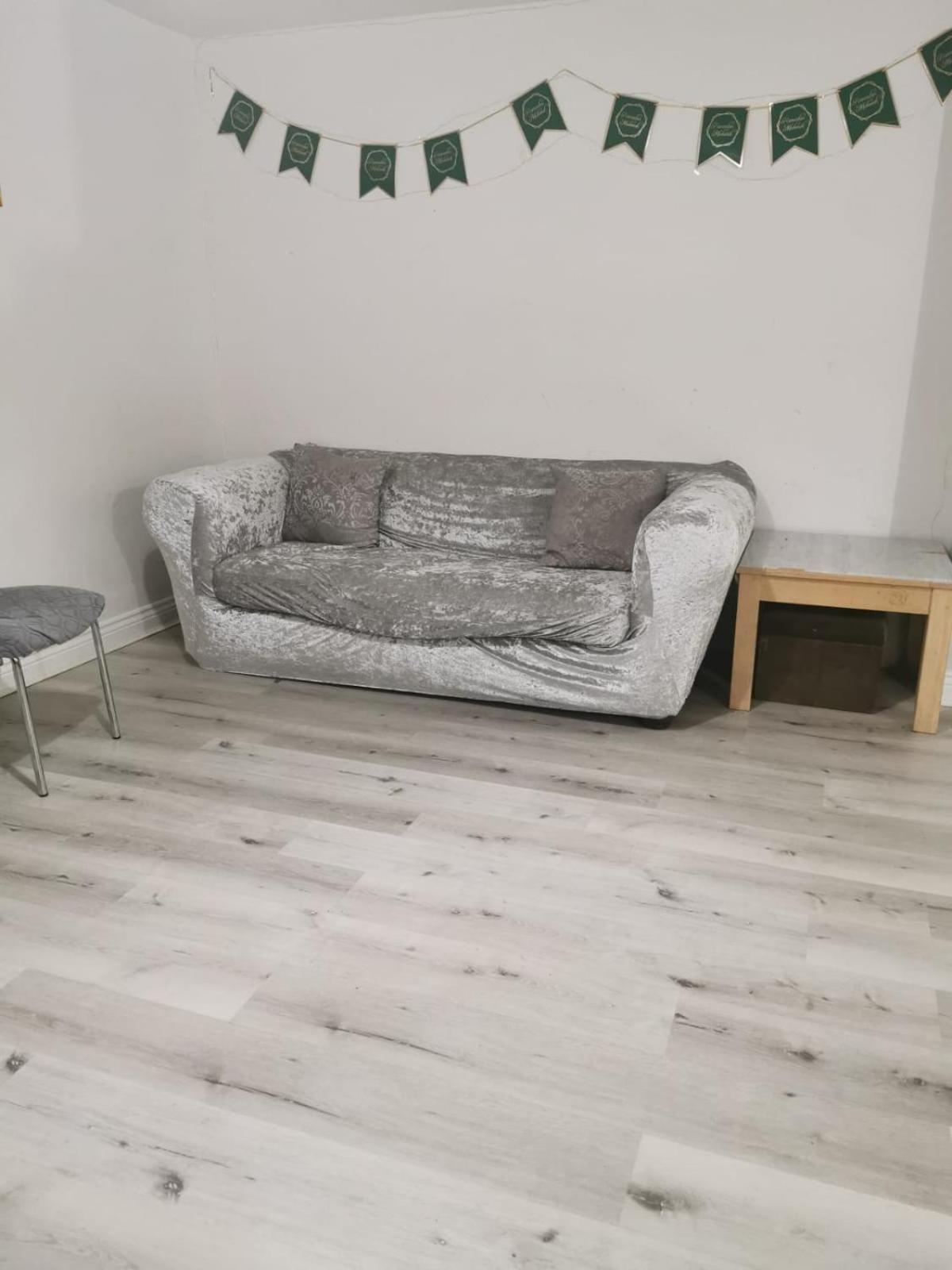 3 Bedroom Home Near Windsor Castle, Legoland, & Heathrow สลาว ภายนอก รูปภาพ